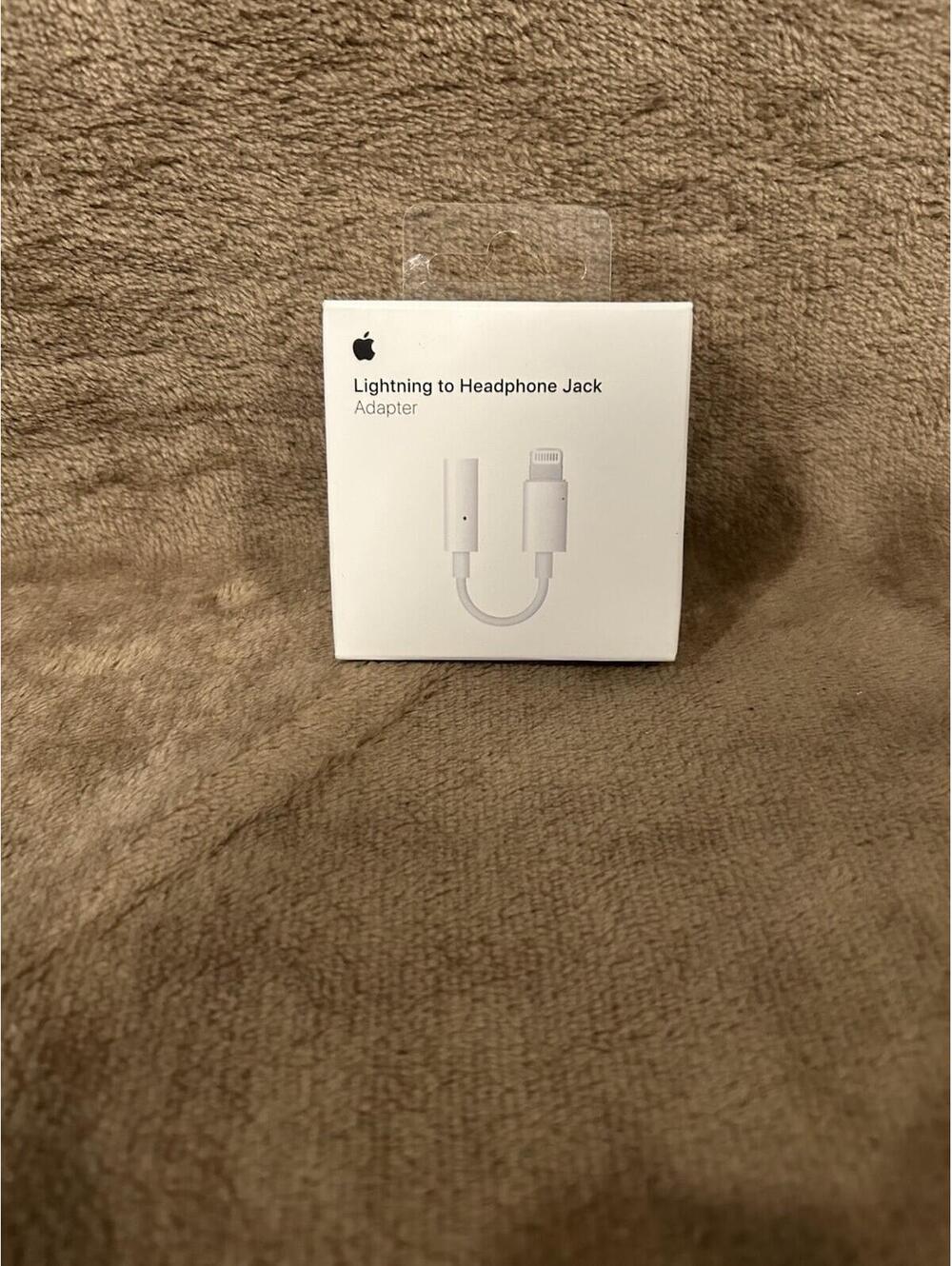 Apple MMX62AM/A 3.5mm Audio Adapter